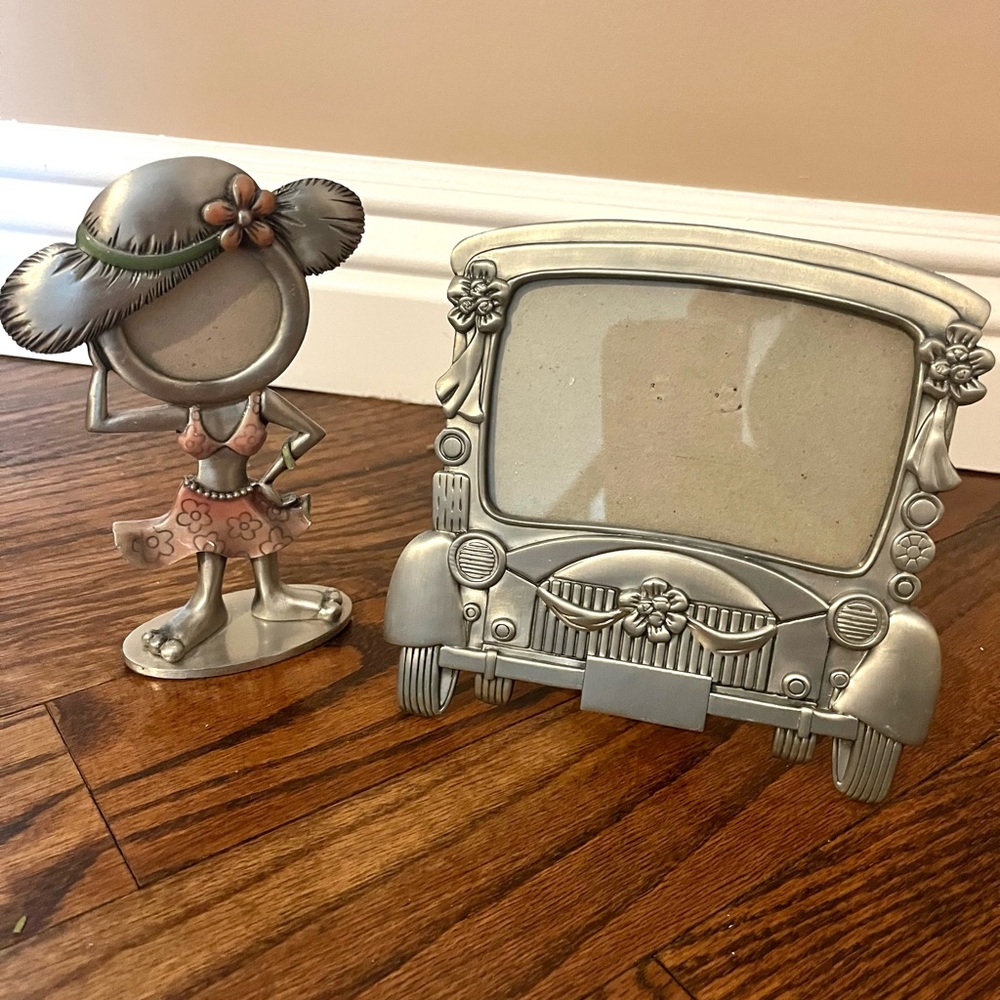 Pewter colored picture holders